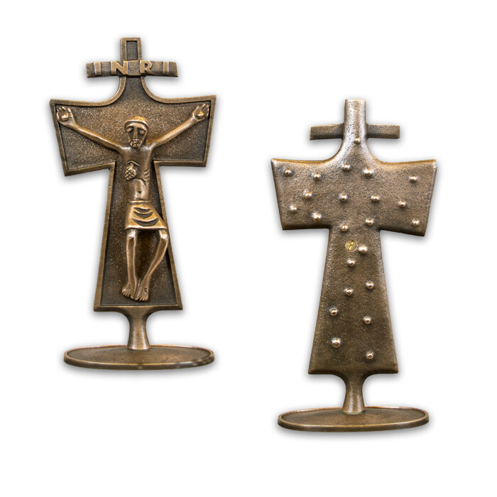 Standing Cross with Corpus