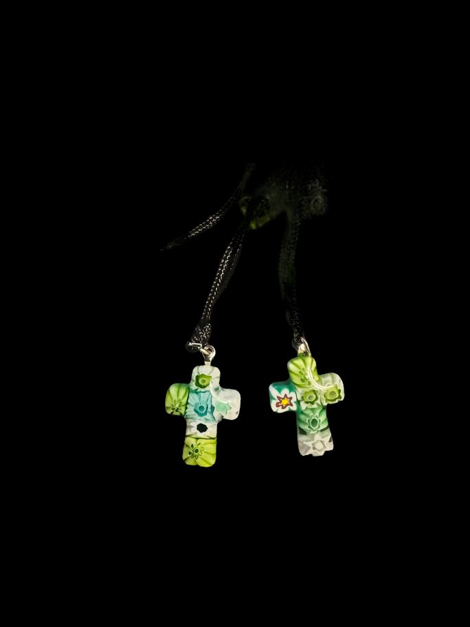 NECK PENDANT CROSS  MURANO GLASS, 3 X 2 CM, WITH BLACK CORD