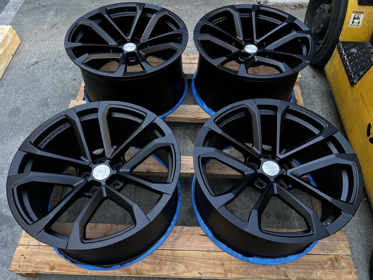 BMW M5 Competition 20" Style 813M Wheels – Gloss Black