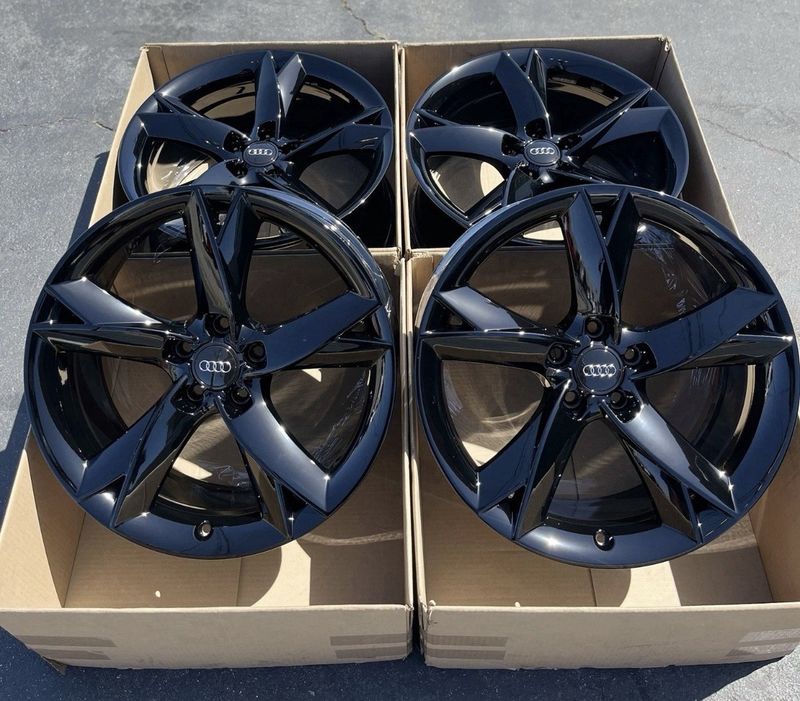 Audi S4 19" Performance Twin‑5 Spoke Wheels – Machined Silver