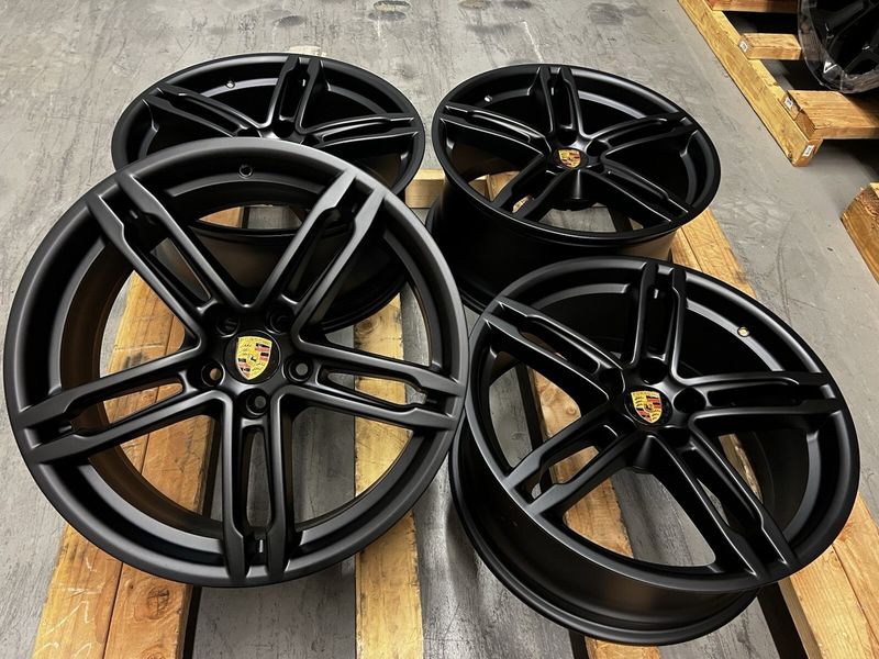Porsche Cayenne GTS 22" GT Design Wheels – Dark Metallic Grey