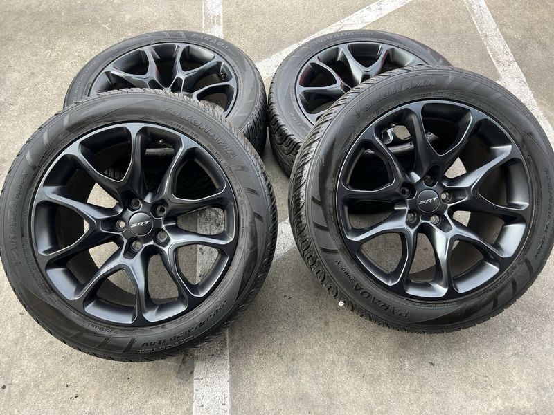 Dodge Durango SRT 20" Split‑6 Spoke Lightweight Wheels – Gloss Black