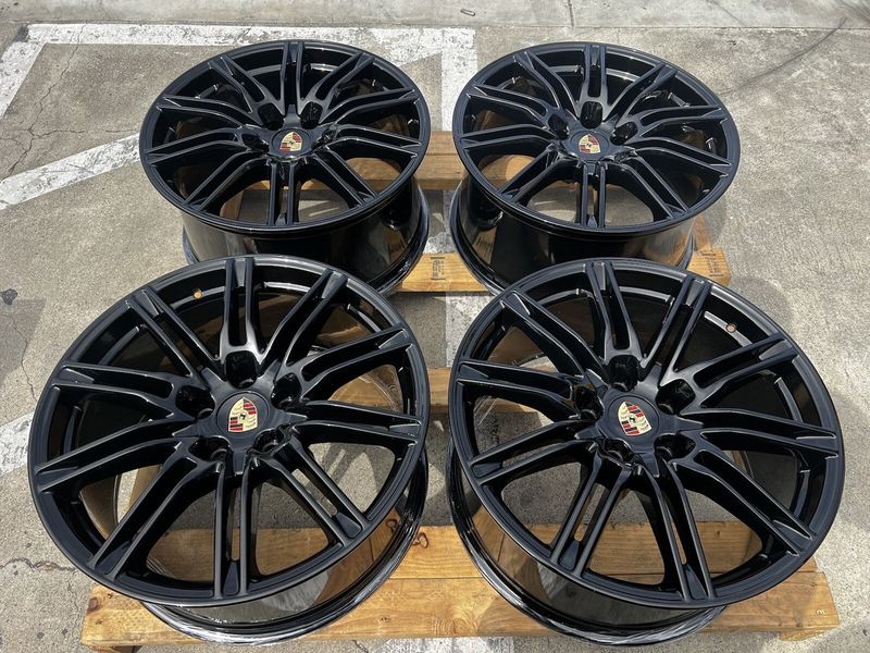 Porsche 911 Turbo S 20"/21" Centerlock Turbo Wheels – Satin Black