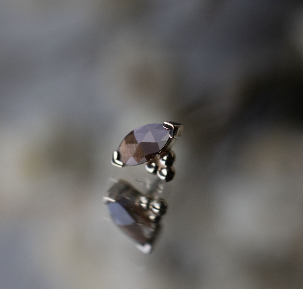 Threadless Marquise V-Prong with Tri Bead - 4x2mm