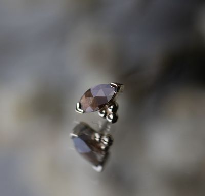 Threadless Marquise V-Prong with Tri Bead - 4x2mm