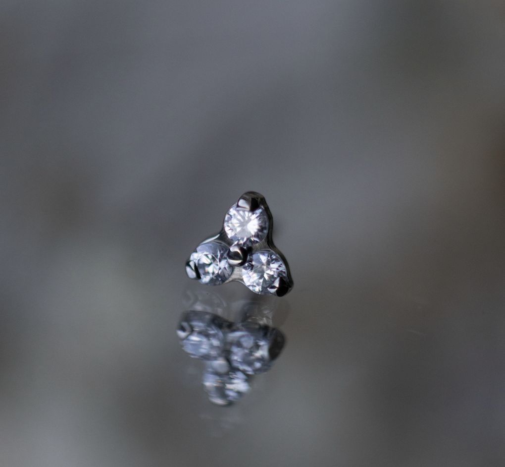 Titanium Threadless Tri Prong Cluster, Gem: CZ, Size: 1.5mm