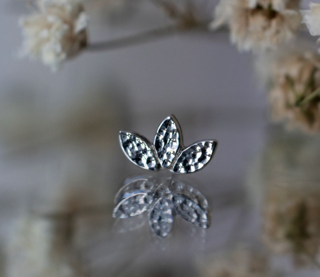 Threadless Flat Marquise Fan - Hammered, Material: WG