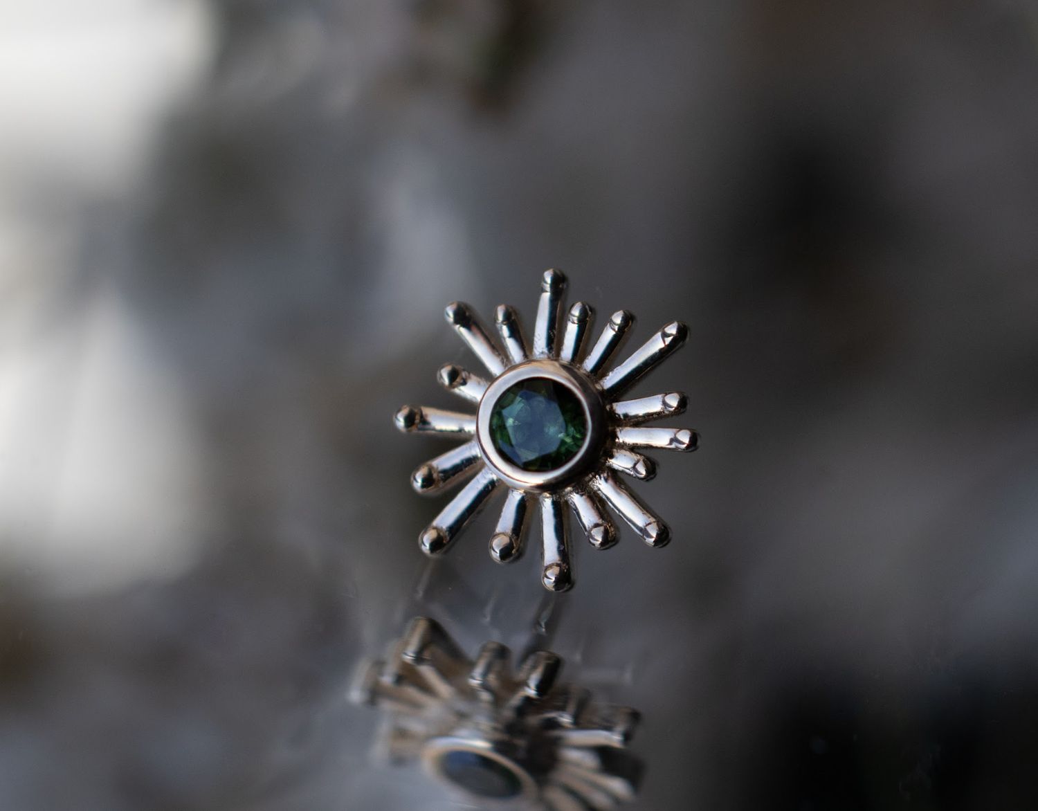 Threadless Sunray - 6mm, Gem: Mint Beryl, Material: RG