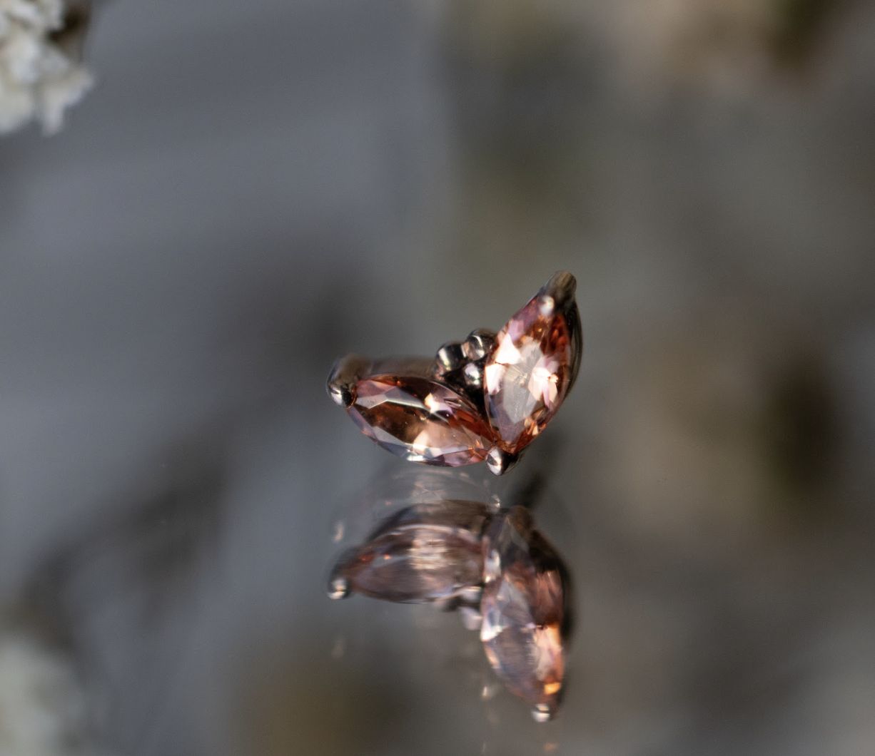 Threadless Petals - 3x1.5mm Gems, Gem: Peach Topaz, Material: RG
