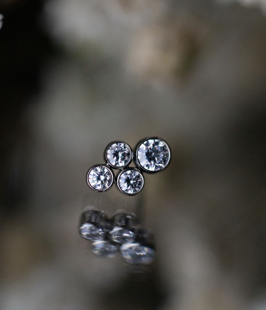 Threadless Titanium Gem Cluster - Vega - 2mm &amp; 1.5mm Gems, Gem: White CZ