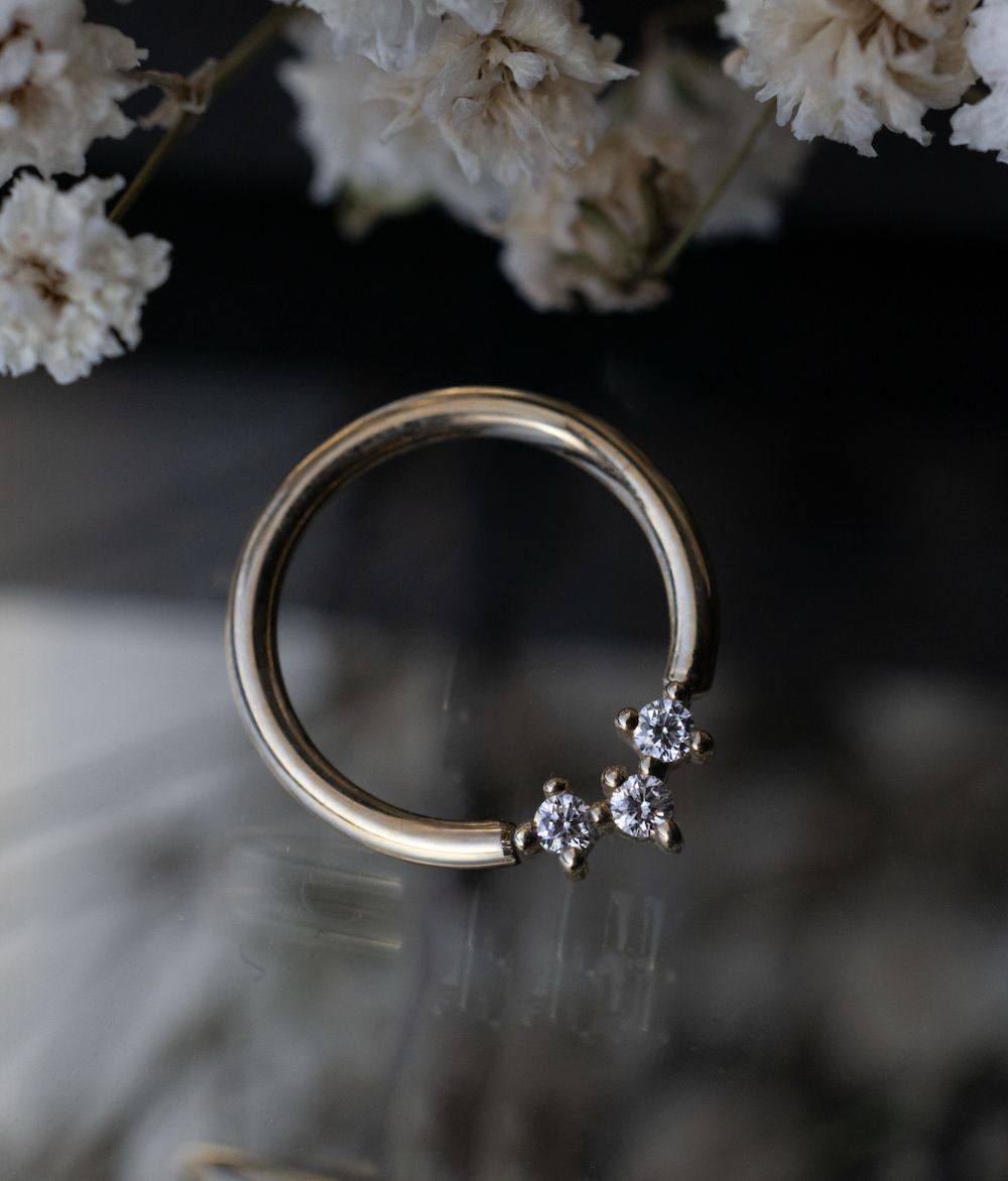Muse Seam Ring - 1.5mm Gems, Diameter: 16ga 3/8in, Gem: Diamond, Material: YG