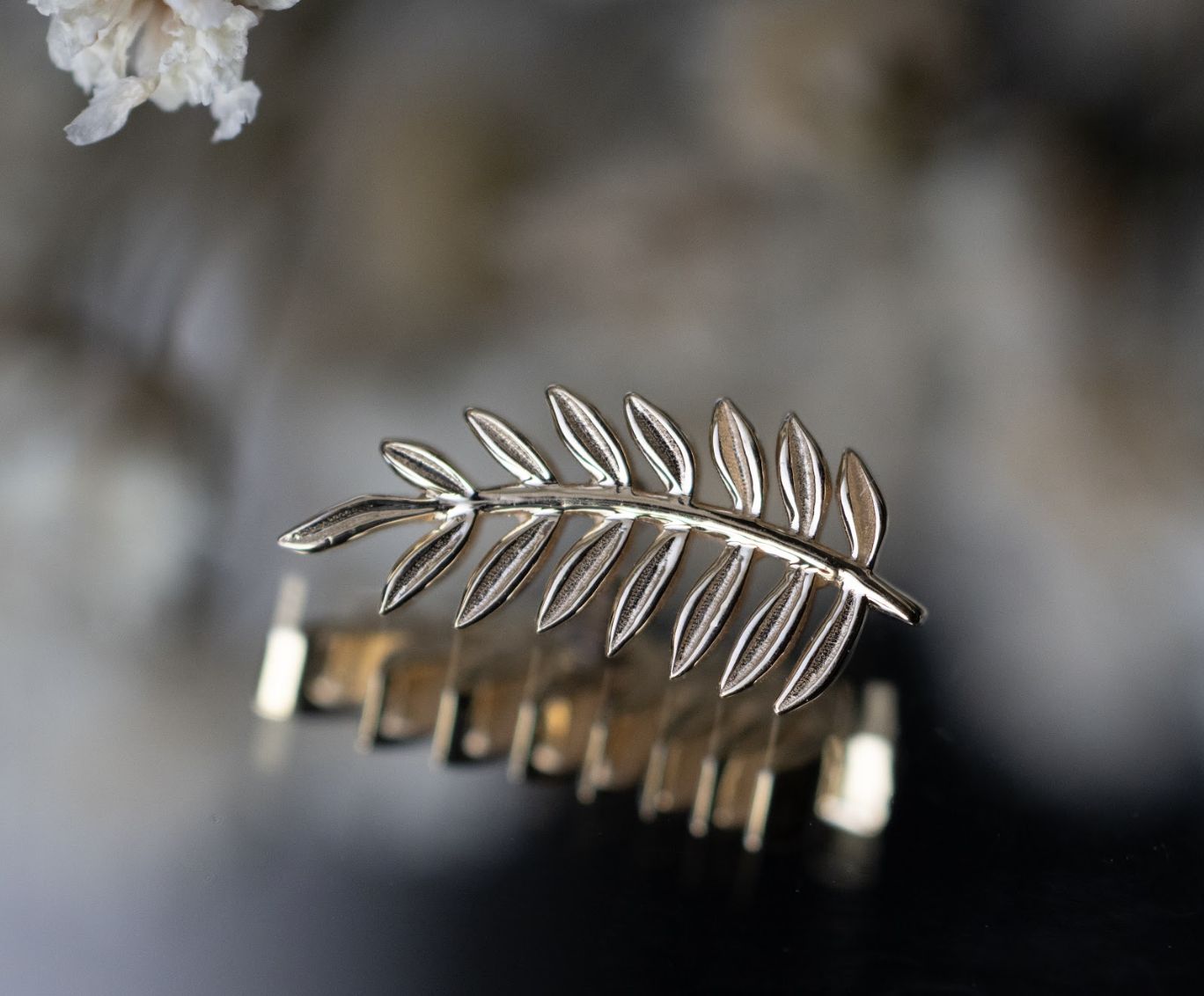 18/16ga Threaded Tiny Fern - 7.5x4mm, Material: YG, Orientation: Left Curve