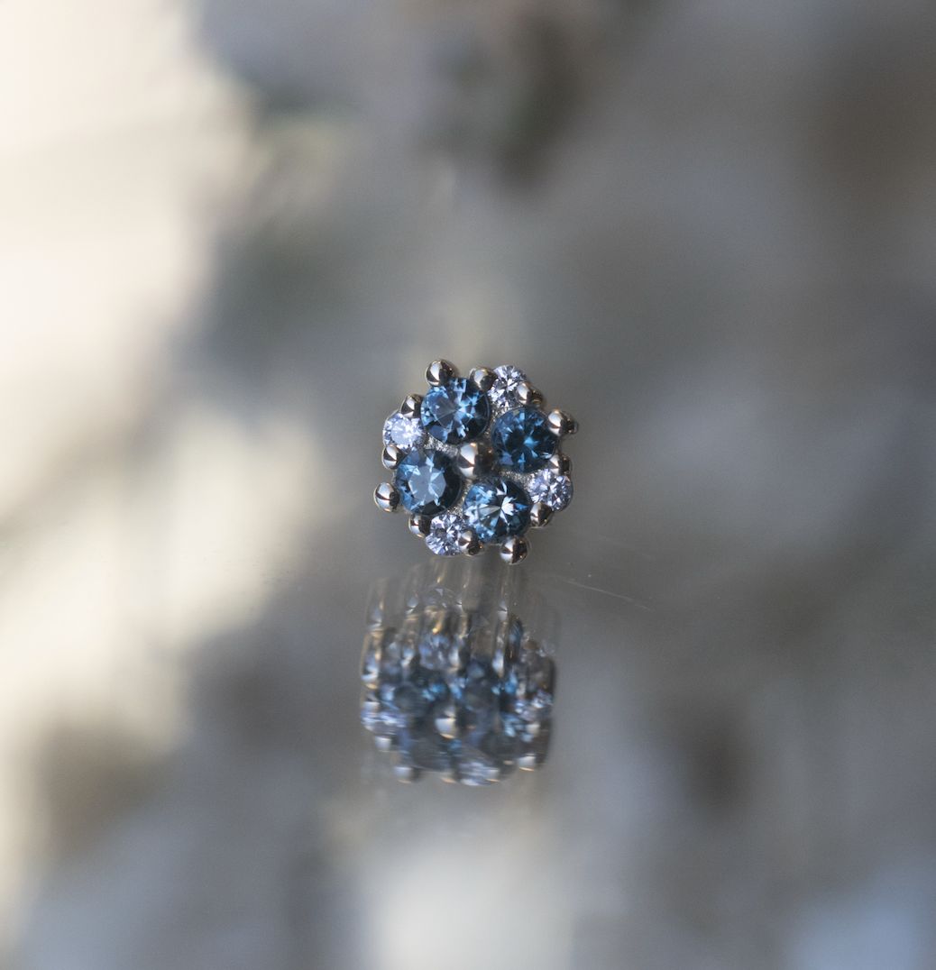 Threadless Myrrh - 4mm, Gem: London Blue Topaz &amp; Diamond, Material: YG