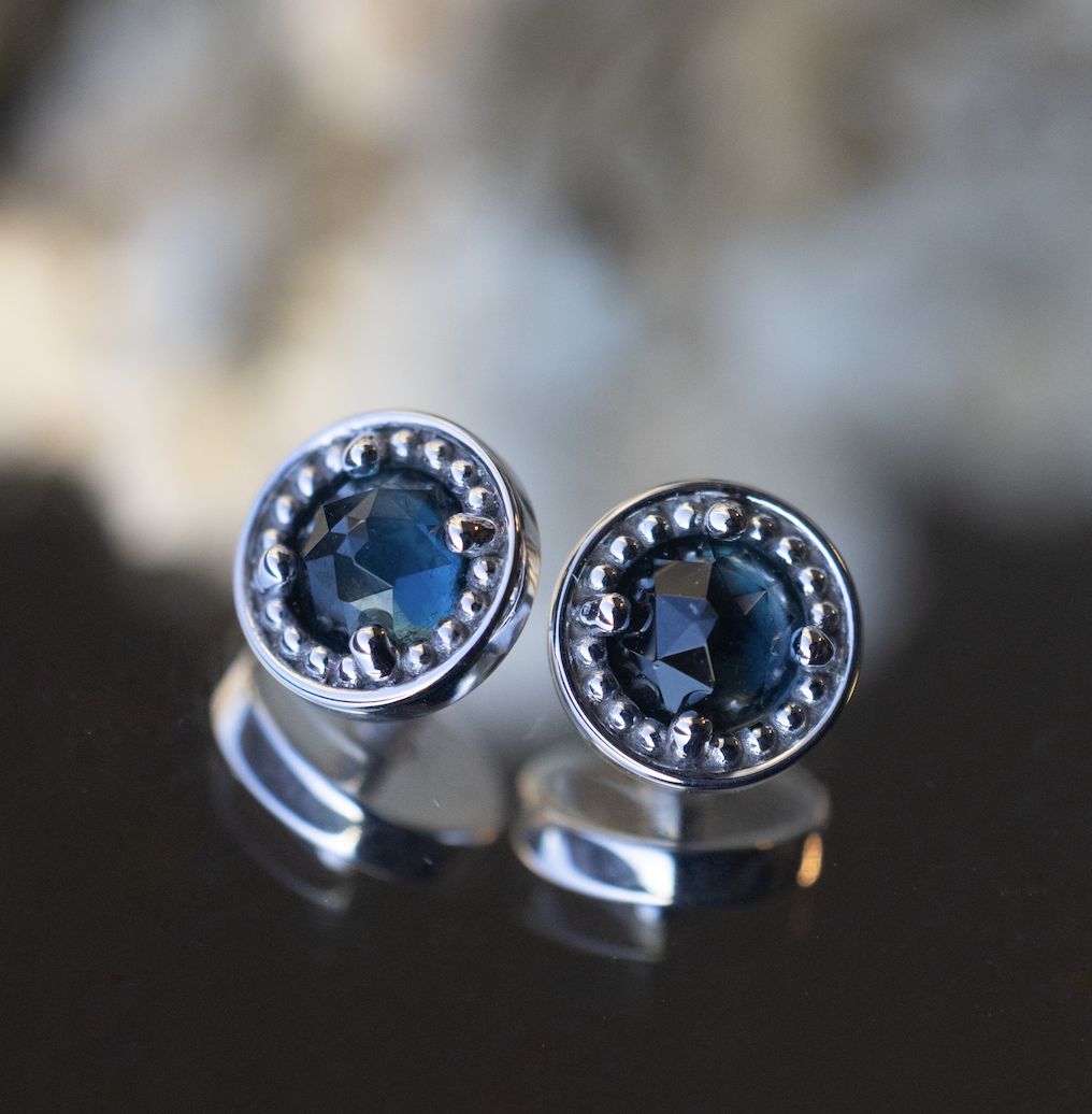 14/12ga Threaded Millgrain Prong - 6mm, Gem: Rose Cut London Blue Topaz, Material: WG