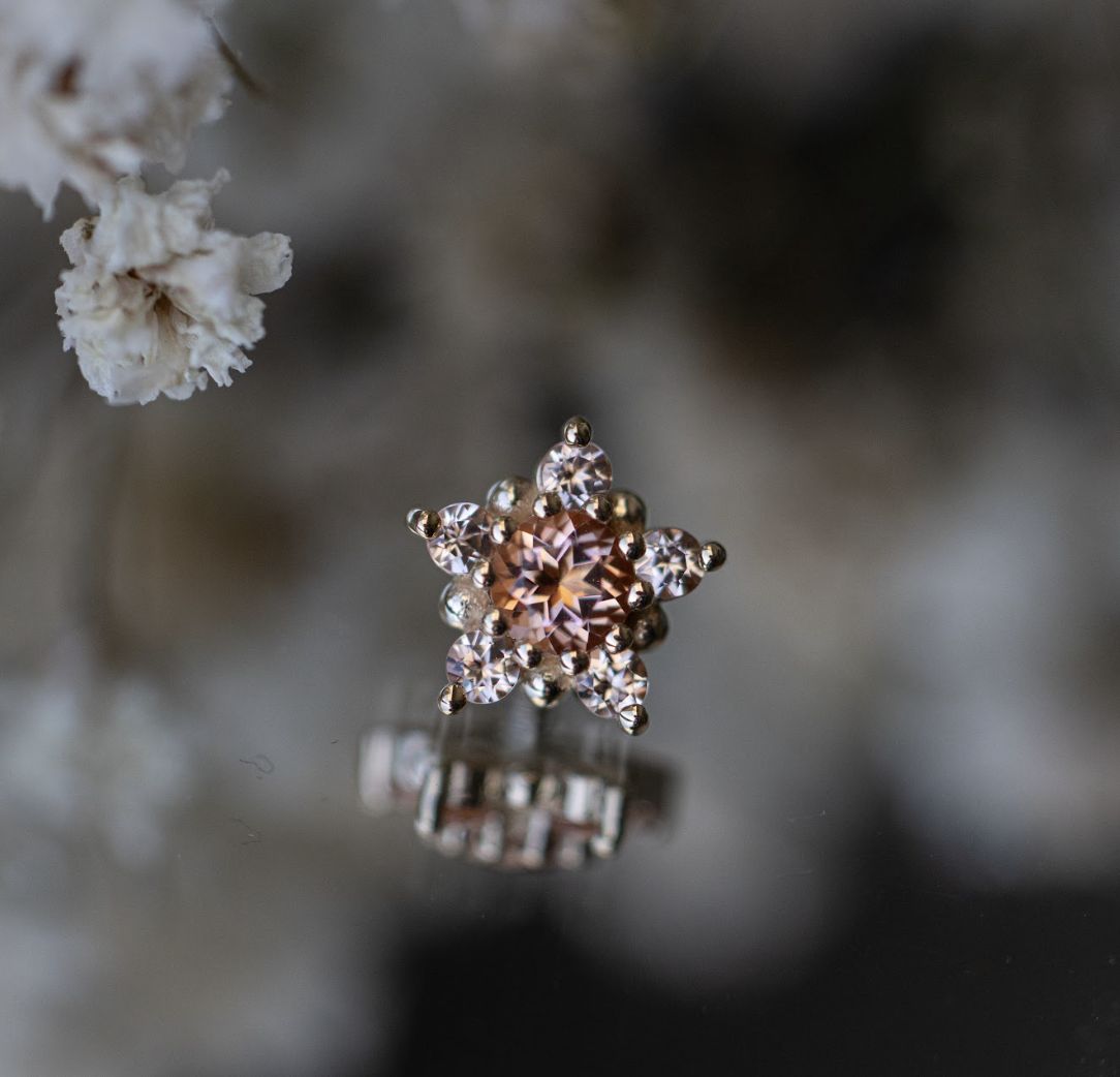 14/12ga Threaded Lucinda Prong - 8mm, Gem: Chatham Champagne Sapphire &amp; Peach Topaz, Material: YG