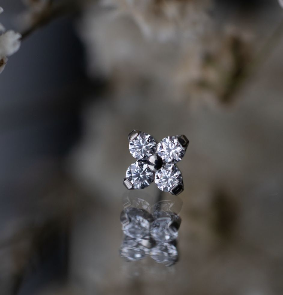 Titanium Threadless Forte - 1.5mm Gems, Gem: White CZ