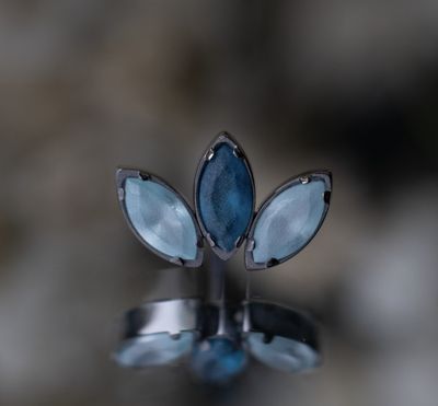 Titanium Threadless Marquise Fan - 4x2mm
