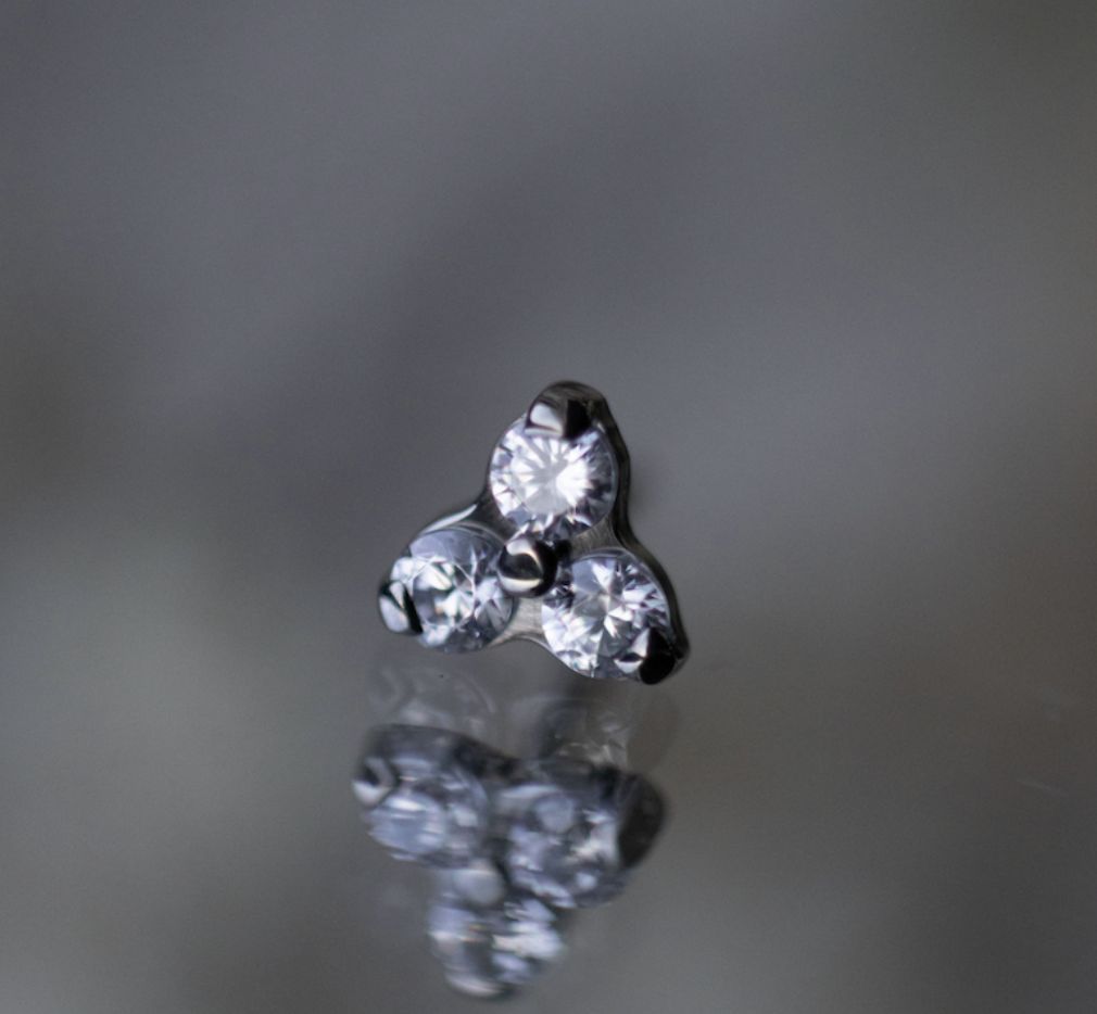 Titanium Threadless Trinity - 1.5mm Faceted Gems, Gem: White CZ, Size: 1.5mm