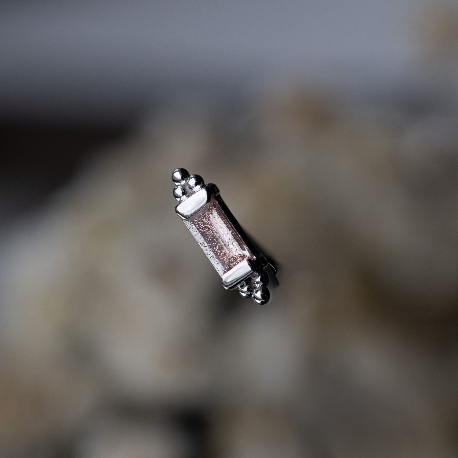 18/16ga Threaded Siva - 4x2mm, Gem: Oregon Sunstone, Material: WG