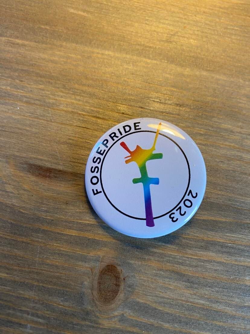 Hvit FossePride 2023, button