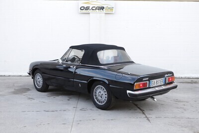 ALFA ROMEO DUETTO NERO