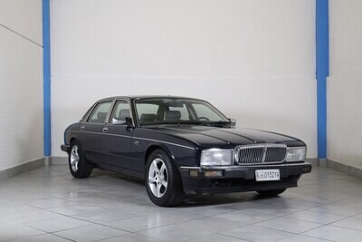DAIMLER JAGUAR XJ40