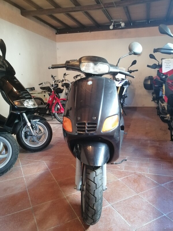 PIAGGIO ZIP NERO