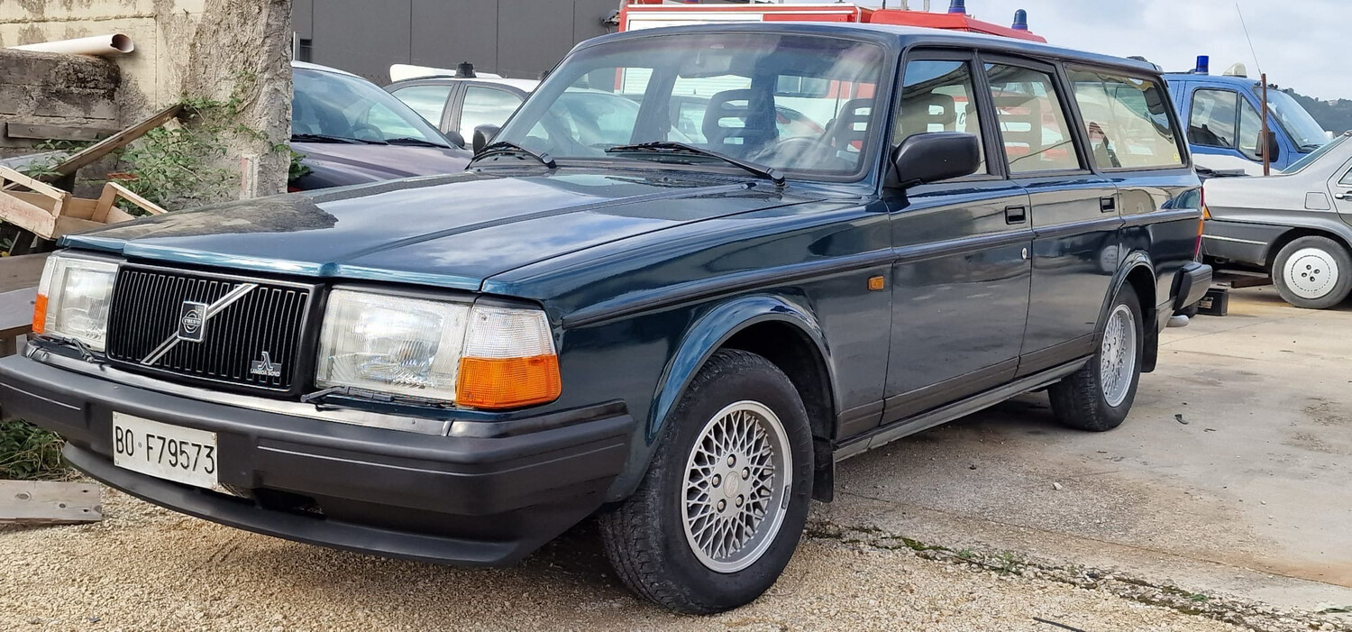 VOLVO 245 SUPER POLAR VERDE