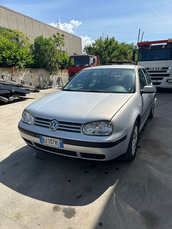 VOLKSWAGEN GOLF IV GRIGIO