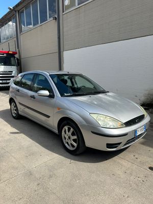 FORD FOCUS GRIGIA