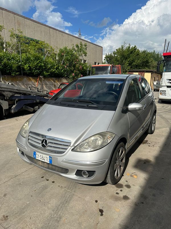 MERCEDES BENZ CLASSE A GRIGIA