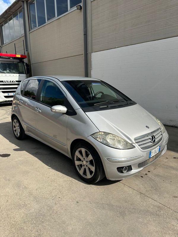 MERCEDES BENZ CLASSE A GRIGIA