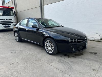AUTOMOBILI