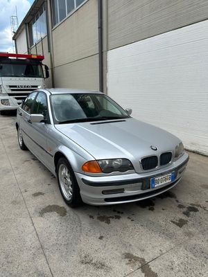 BMW 318I GRIGIO
