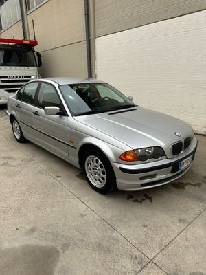 BMW 320i GRIGIO