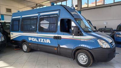 IVECO DAILY MK4 PASSO LUNGO POLIZIA
