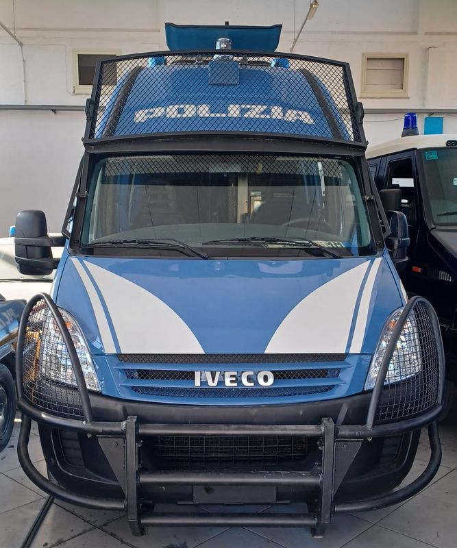 IVECO DAILY MK4 PASSO LUNGO POLIZIA