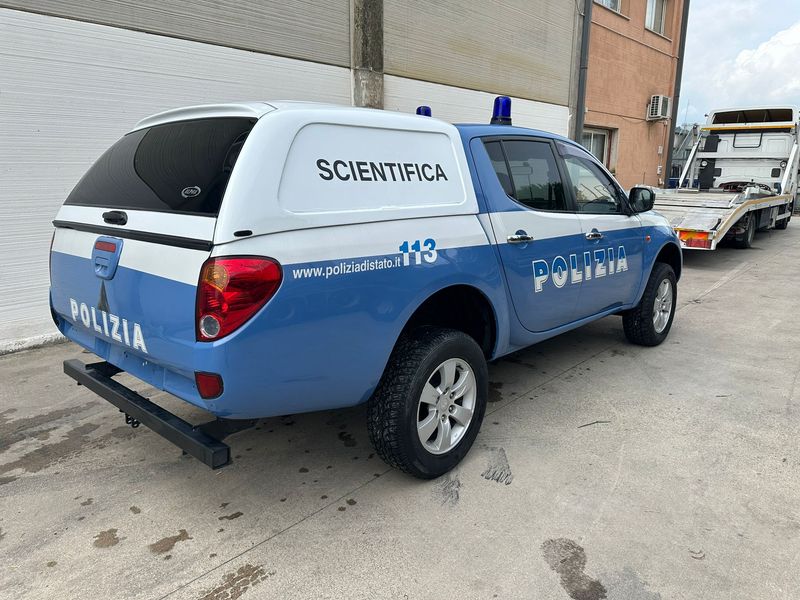 MITSUBISHI L200 POLIZIA SCIENTIFICA/ARTIFICIERI