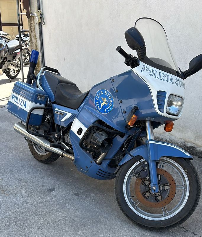 MOTO GUZZI 850TS