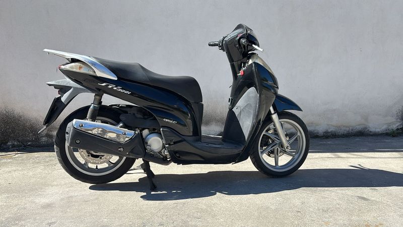 HONDA SH 300 NERO