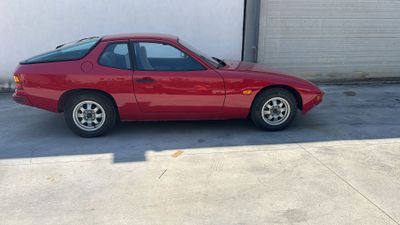 PORSCHE 924