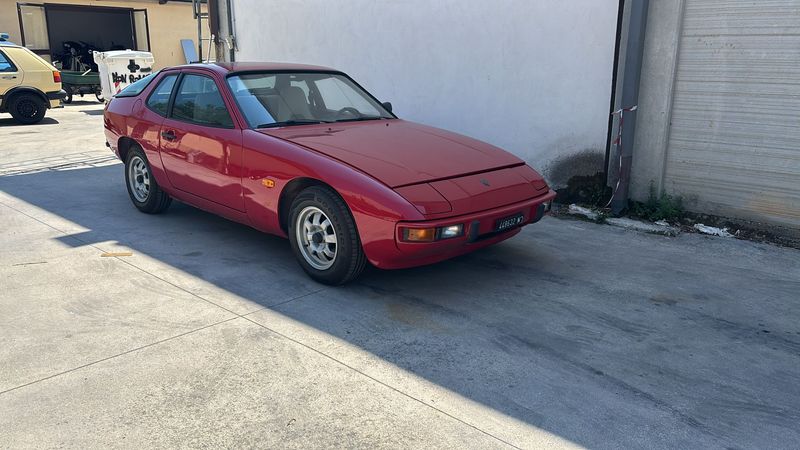PORSCHE 924