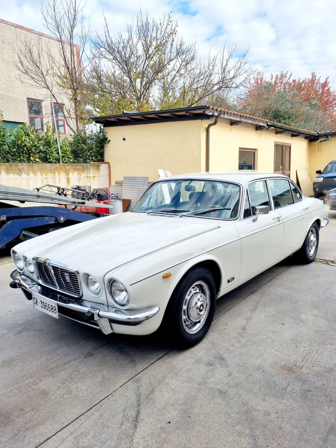 JAGUAR XJ6