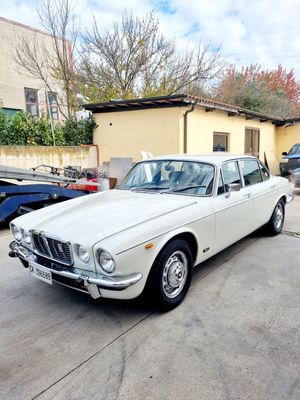 JAGUAR XJ6