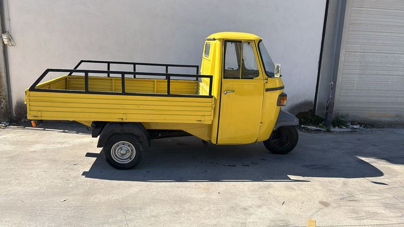 PIAGGIO APE GIALLA