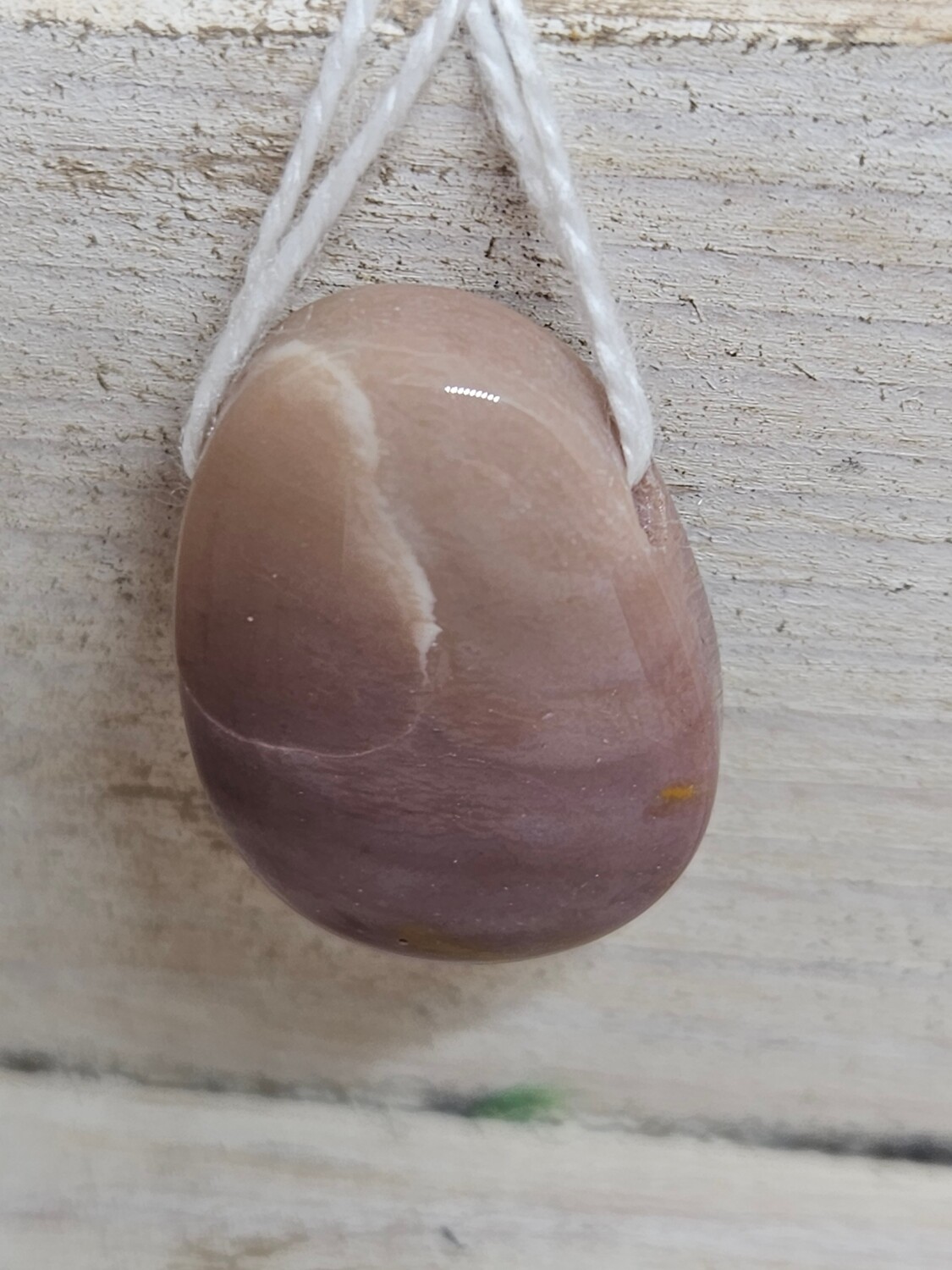 Hanger Mookaite, Soorten: 1