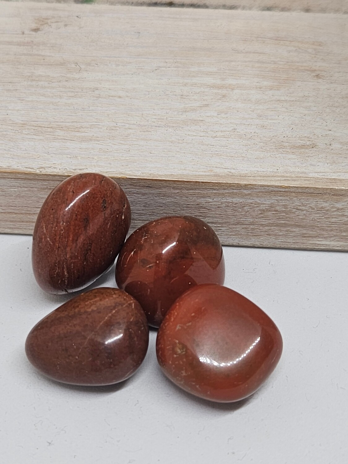 Knuffelsteen Rode Jaspis, Soorten: 1