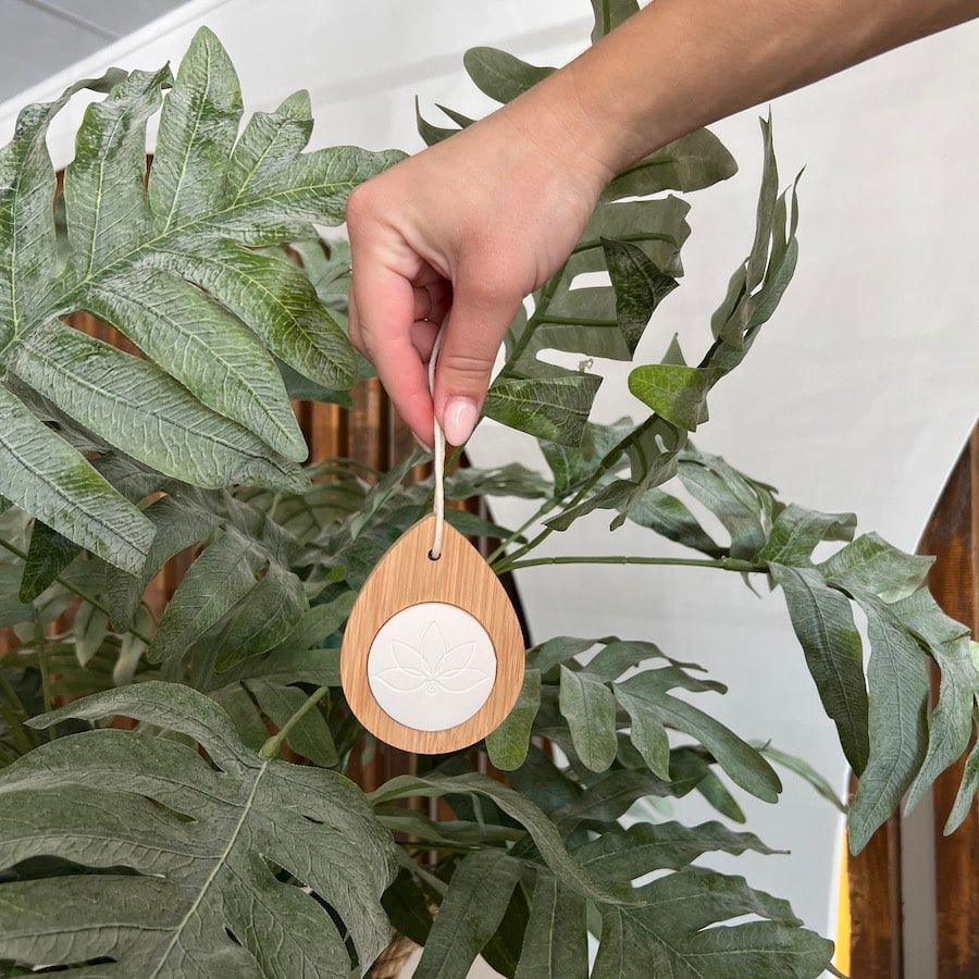 Houten geurhanger Lotus