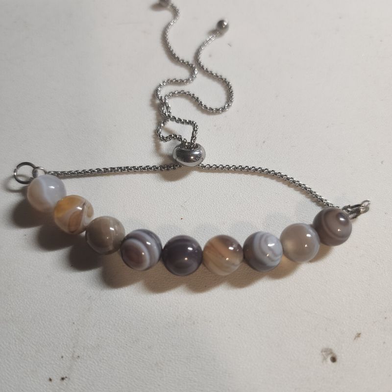 Adjustable bracelet