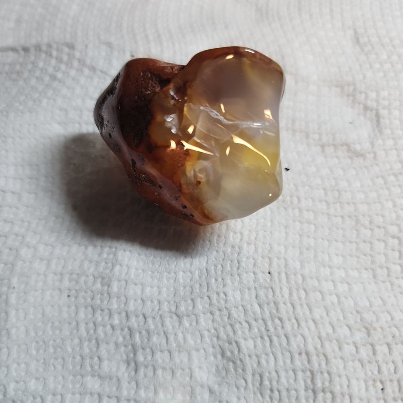 Large carnelian palm stone